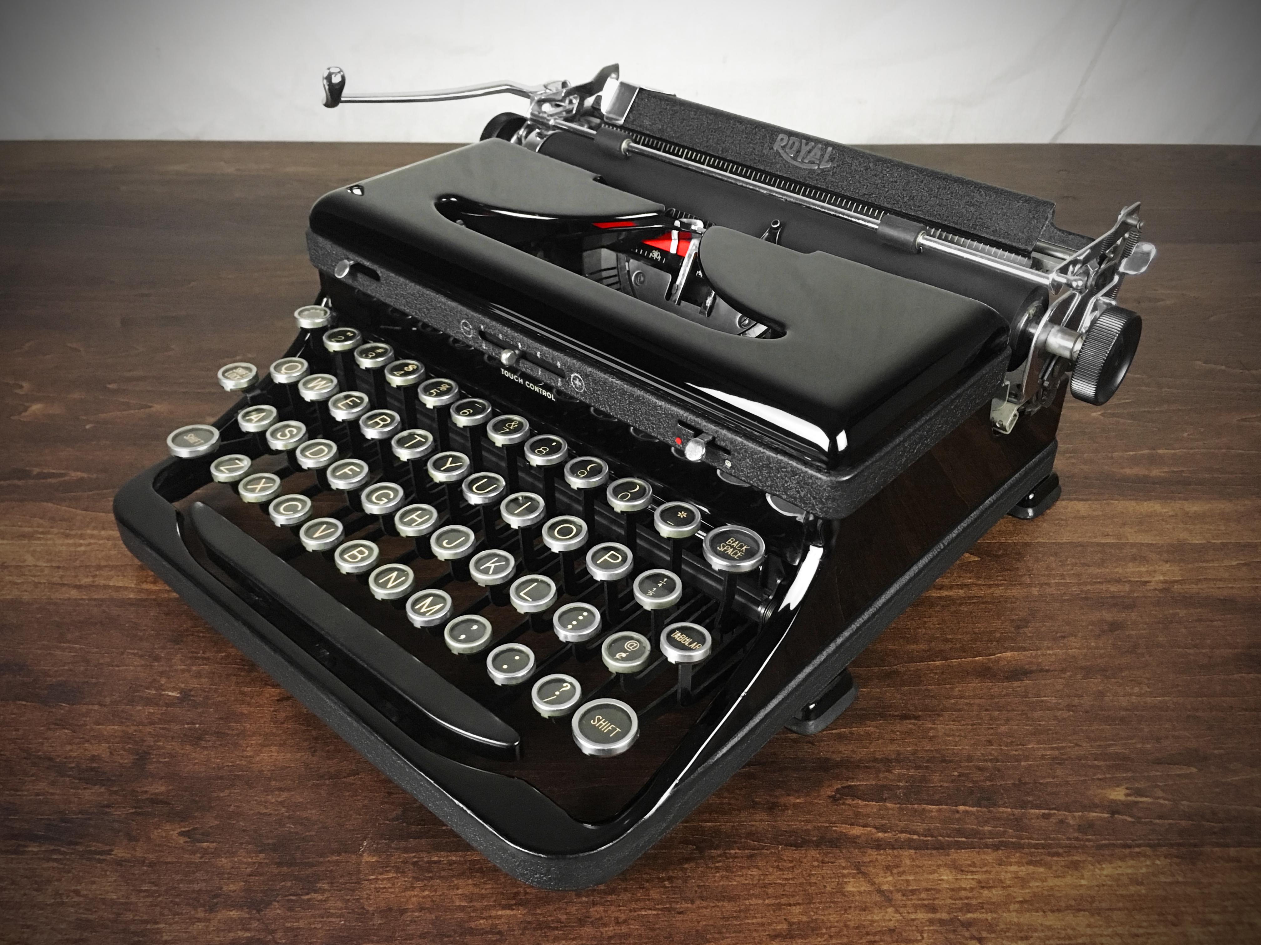 refurbished-1930s-vintage-royal-glossy-black-model-o-model-a-portable-typewriter-8328